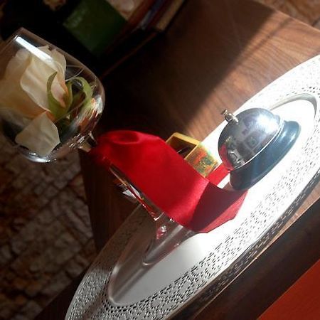 B&B Residenza Leonardo Falconara Marittima Rum bild